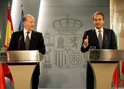 El primer ministro de Bulgaria, Simeón de Sajonia Coburgo, y José Luis Rodríguez Zapatero, en La Moncloa.