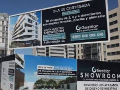 Cartel de una promotora anunciando la construcción de un edificio de viviendas en Madrid (España).