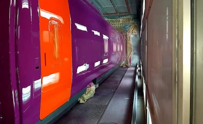 Para las puertas del nuevo tren de Renfe se ha elegido el color naranja.