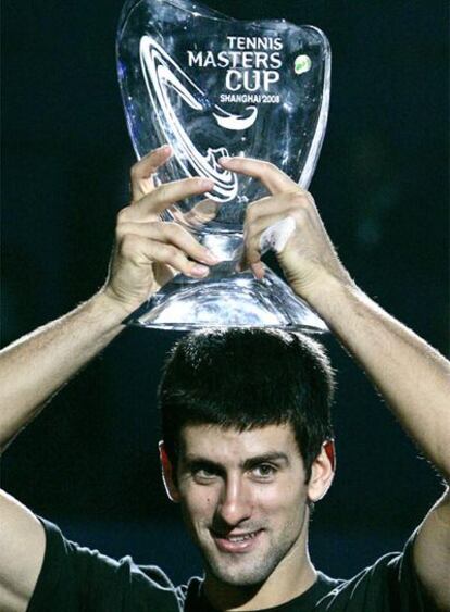 Novak Djokovic celebra su triunfo en la Copa de Maestros.