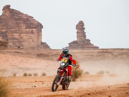 Nacho Cornejo, durante la décima etapa del Rally Dakar, en la que abandonó tras completar la especial.