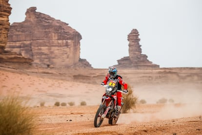 Nacho Cornejo, durante la décima etapa del Rally Dakar, en la que abandonó tras completar la especial.