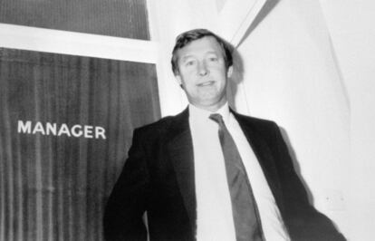 En la imagen Alex Ferguson en su presentación como nuevo técnico del Manchester United el 7 de noviembre de 1986.