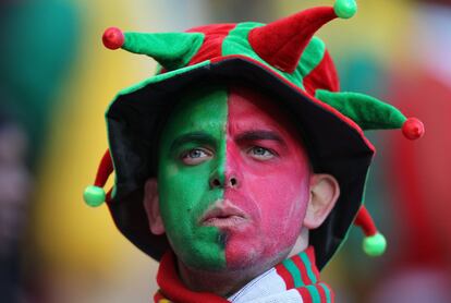 Un seguidor portugués, durante el partido contra Costa de Marfil.