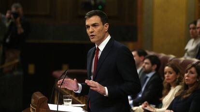 Pedro Sánchez en el Congreso durante el último debate de investidura.