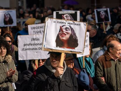 DVD1146 (12/02/2023) Manifestantes participan en una protesta a favor de la sanidad pública en Madrid. ANDREA COMAS