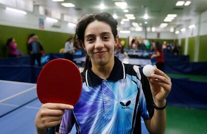 La siria Hend Zaza de 12 años la más joven en competir en unos Juegos Olímpicos, en una competición de tenis de mesa en Damasco (Siria) el pasado 13 de marzo de 2020.