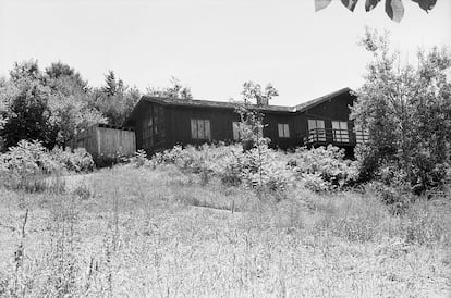 Esta fue la casa en la que vivía confinado Salinger y en la que Maynard pasó ocho meses de su vida entre los 18 y los 19 años.