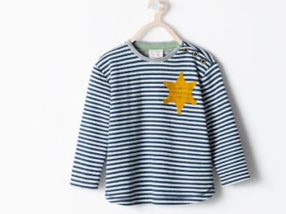 Imagen da camiseta da Zara, publicada pelo diário Haaretz.