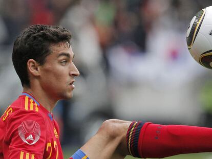 Jesús Navas en un partido con la selección.