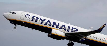 Un avión de Ryanair en el aeropuerto de Manchester 