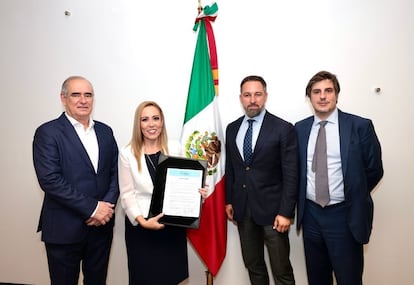 Julen Rementería, Alejandra Reynoso, Santiago Abascal y Jorge Martín Frías durante la presentación en México del Foro Madrid.