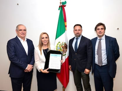 Julen Rementería, Alejandra Reynoso, Santiago Abascal y Jorge Martín Frías durante la presentación en México del Foro Madrid.