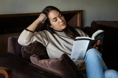 La psicóloga Alicia Martos en un momento de lectura.