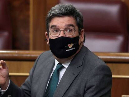 El ministro de Inclusión y Seguridad Social, José Luis Escrivá durante el pleno del Congreso este miércoles.