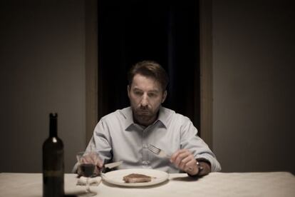 Un fotograma de &#039;Can&iacute;bal&#039; con el actor Antonio de la Torre. 