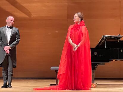 La soprano Sonya Yoncheva y el pianista Antoine Pallou, durante el recital.