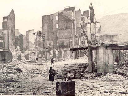 Una imagen de Gernika, tras el bombardeo del 26 de abril de 1937. 