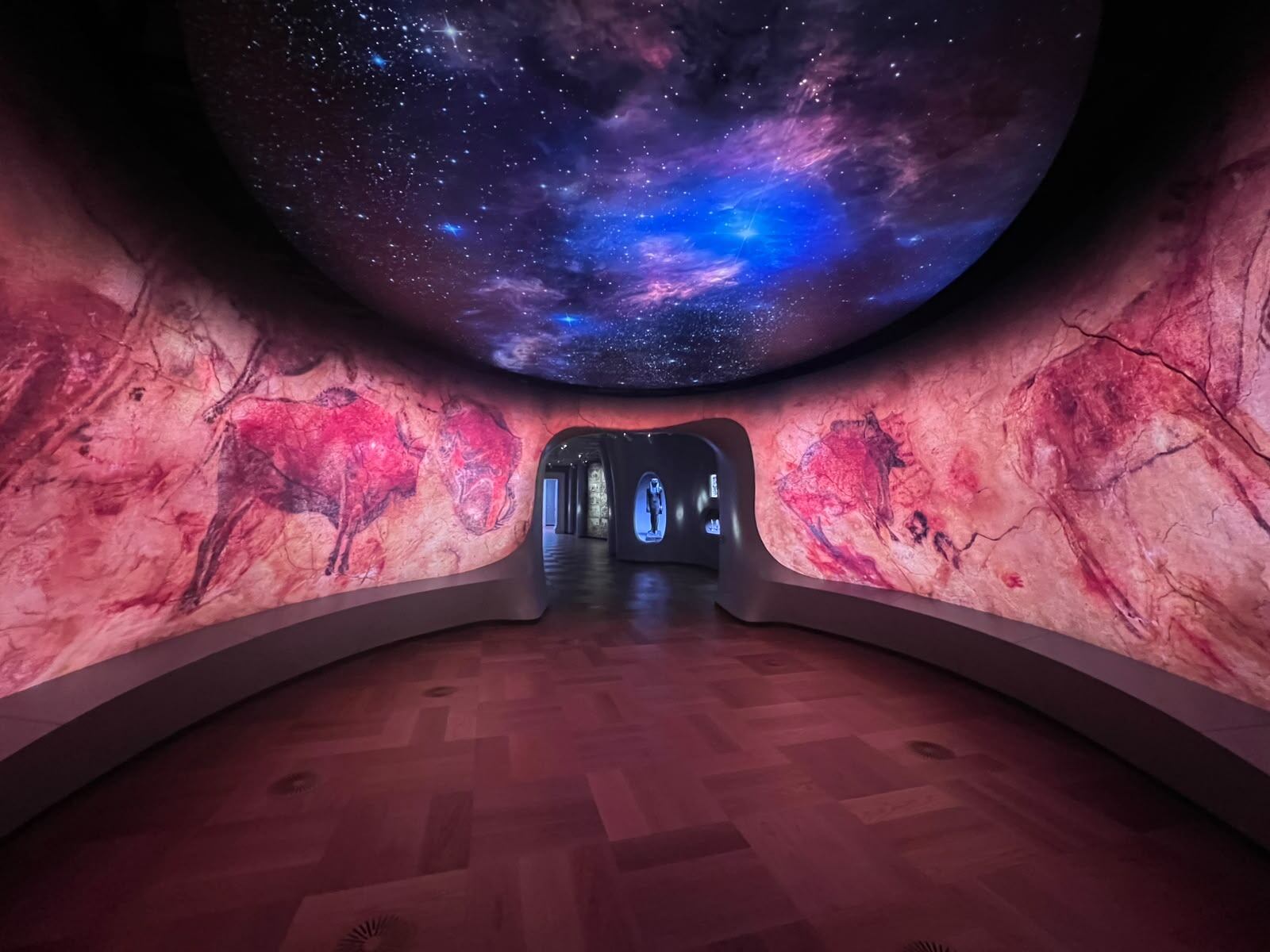 Reproducción de los bisontes de Altamira en el Museo Lucas de Arte Narrativo, en Los Ángeles.