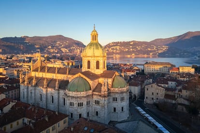 Vista area de la catedral de Como, en la localidad italiana homnima.