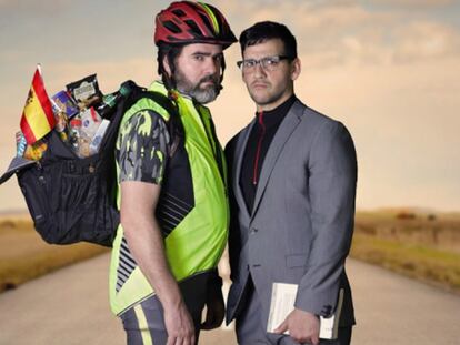 Fernando Soto (izquierda) y Fran Perea, en 'El ciclista utópico'.