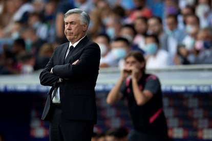 Carlo Ancelotti, durante partido ante el Espanyol en el RCDE Stadium.