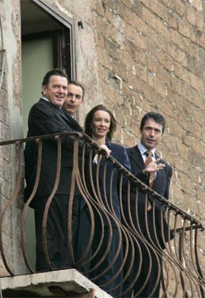 Schröder, Rodríguez Zapatero y el danés Fogh Rasmussen, en Roma.