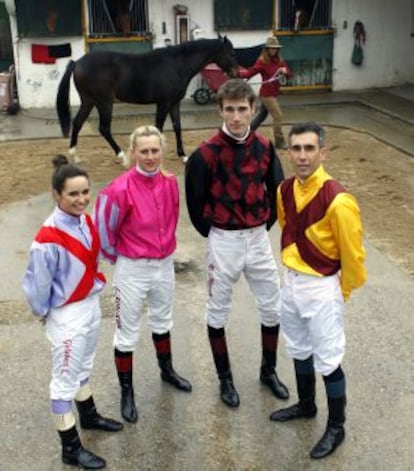 Some of the jockeys, including Román Martín Arranz (second from right).