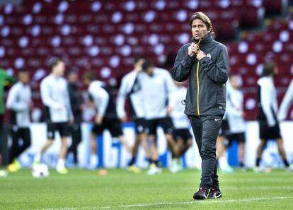 El entrenador del Juventus, Antonio Conte, durante un entrenamiento en Copenhague antes de debutar en Champions League.