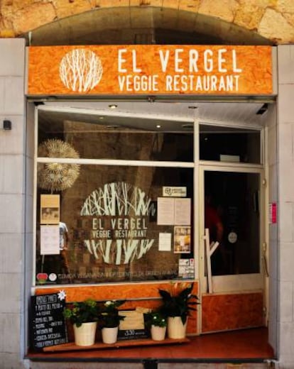El Vergel, el restaurant veg&agrave; que prohibeix els biberons amb llet de vaca. 