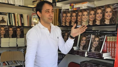 David Rocasolano, primo de la reina Letizia, en la Feria del Libro de Madrid, en junio de 2013.