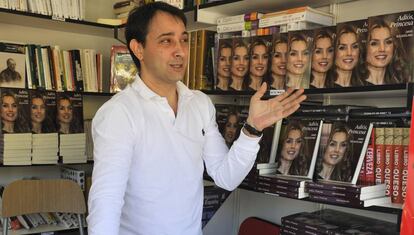 David Rocasolano, primo de la reina Letizia, en la Feria del Libro de Madrid, en junio de 2013.