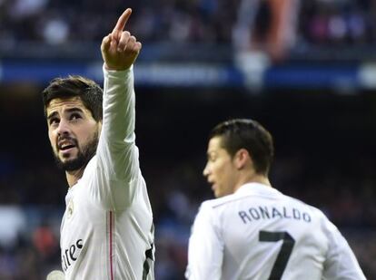 Los madridistas Isco y Cristiano Ronaldo.