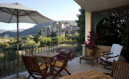 Terraza con vistas en el Es Petit Hotel Valldemossa, en Mallorca.