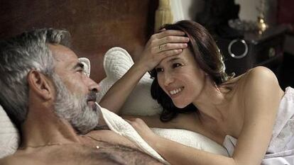 Imanol Arias y Ariadna Gil, como amantes en la temporada 15 de 'Cuéntame cómo pasó'