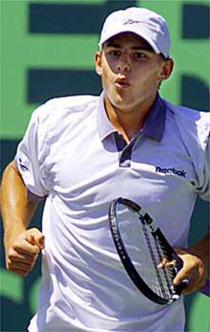 Un gesto expresivo de Andy Roddick tras conseguir un punto.