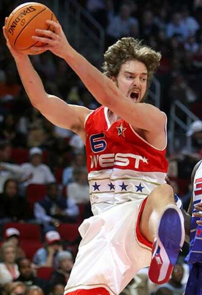 Gasol coge un rebote en el All Star, disputado en el Toyota Center de Houston (Tejas).