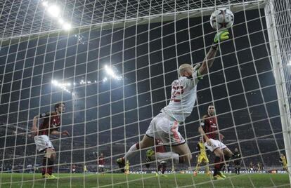 Abbiati encajar el gol de Diego Costa.