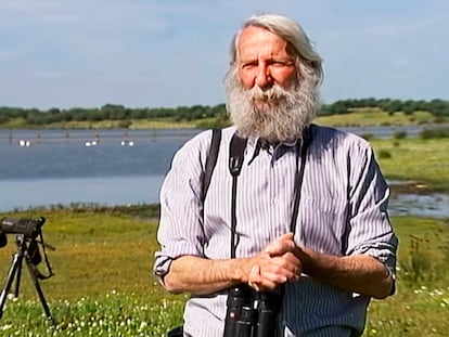 El ornitólogo Luis García Garrido, en una entrevista en Canal Sur en 2016.
