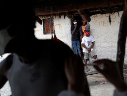 Vacinação contra a covid-19 na comunidade quilombola de Vão das Almas, em Goiás.