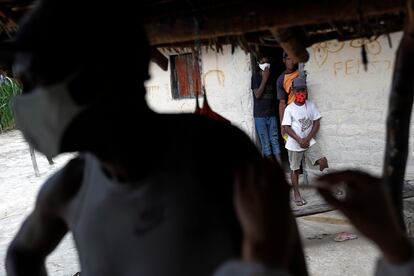 Vacinação contra a covid-19 na comunidade quilombola de Vão das Almas, em Goiás.