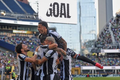 Los jugadores del Botafogo celebran el gol de Jair Cunha ante el Seattle Sounders