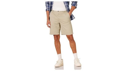 Pantalón chino de color beige.