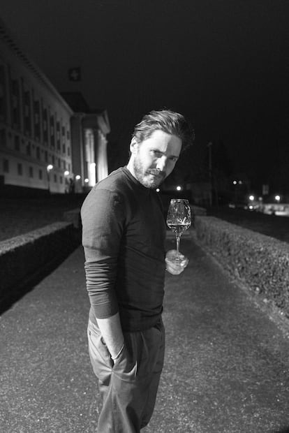 El actor Daniel Brühl, en 2022, fotografiado por Gérard-Philippe Mabillard en Lausanne (Suiza).