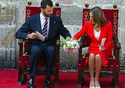 Don Felipe y Doña Letizia, durante el acto de entrega del premio Príncipe de Viana al arquitecto Fernando Redón.