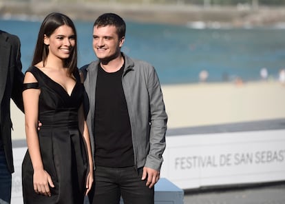 2. El amor se respira en San Sebastián: Claudia Traisac y Josh Hutcherson son los protagonistas de la película Escobar: paraíso perdido y la última pareja que convierte la ficción en realidad. La actriz española ha robado el corazón al novio de Jennifer Lawrence en Los Juegos del Hambre. Y aunque la pareja lleva su relación con discreción, el amor se palpa en el ambiente.