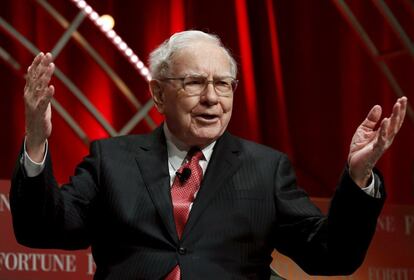 El consejero delegado de Berkshire Hathaway, Warren Buffett, a sus 85 años el segundo más veterano de la lista, tiene una fortuna de 64.400 millones de dólares. Conocido como el 'Oráculo de Omaha' es un referente para inversores de todo el mundo.