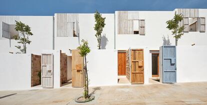 14 viviendas sociales en Sant Ferran, Formentera, un proyecto diseñado específicamente para adaptarse al cambio climático.
