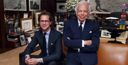 Ralph Lauren, derecha, posando con Stefan Larsson