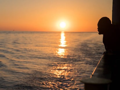 L''Aquarius' a la seva arribada a València.